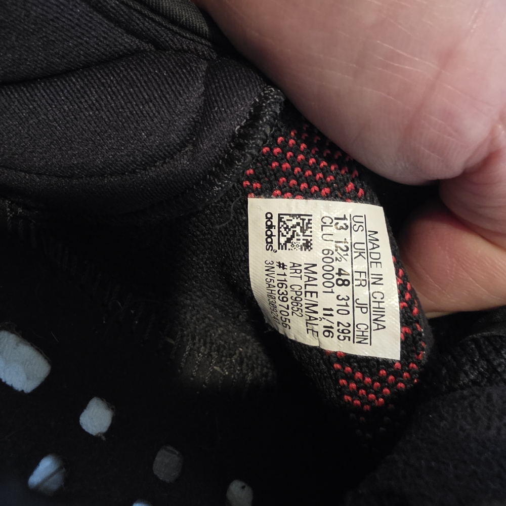 Black Yeezy Boost 350 V2 Sneakers Great Shape Check Pics Make An Offer No Box - Picture 6 of 6